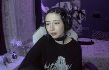 332x215