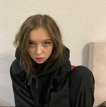 706x718